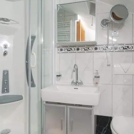 Charming With Private Pool