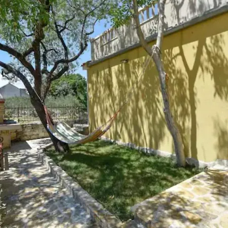 Charming With Private Pool