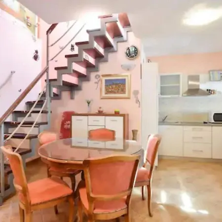 Semesterbostad Charming With Private Pool