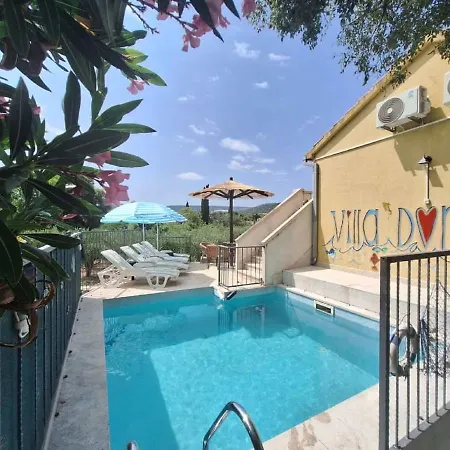 Charming With Private Pool * Škrip